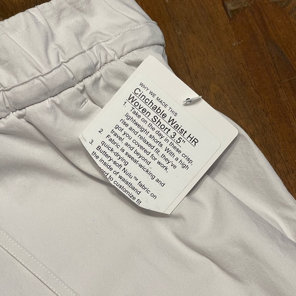 Lululemon nwt cinchable waist high rise shorts 3.5” bone xxs 2 - Picture 3 of 4